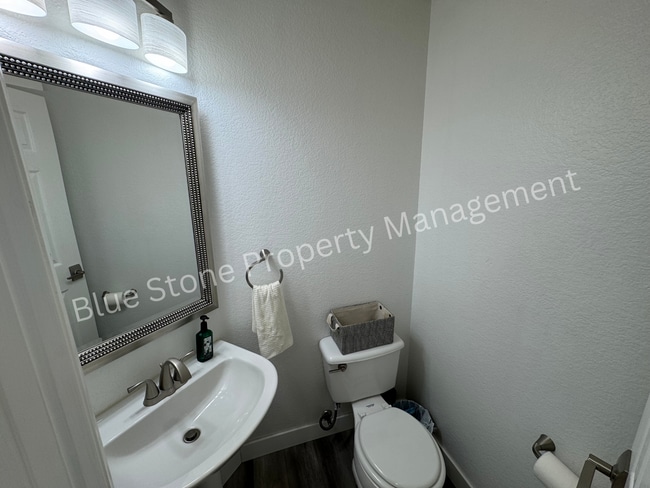 Photo - 1290 Pinnacle Peak Dr