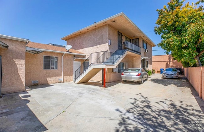Building Photo - 14319 Tiara St Unit 2