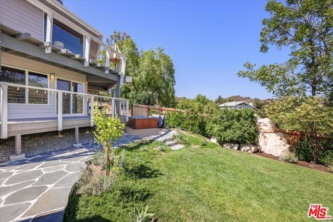 Building Photo - 1746 Deerhill Trail