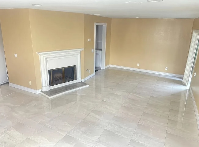 Photo - 660 Golden Springs Dr Unit B