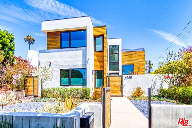 Photo - 2345 27th St