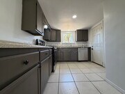 Photo - 281 W 12th St