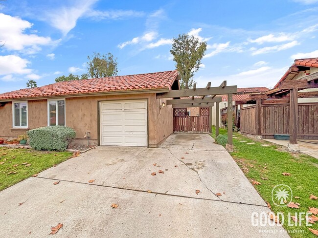 Building Photo - Beautiful 3BD/2BA 1,254 SQ Home in Spring Valley W/ Central A/C, Garage, & 2 Private Patios!