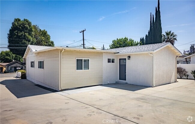 Building Photo - 25461 Cole St Rental