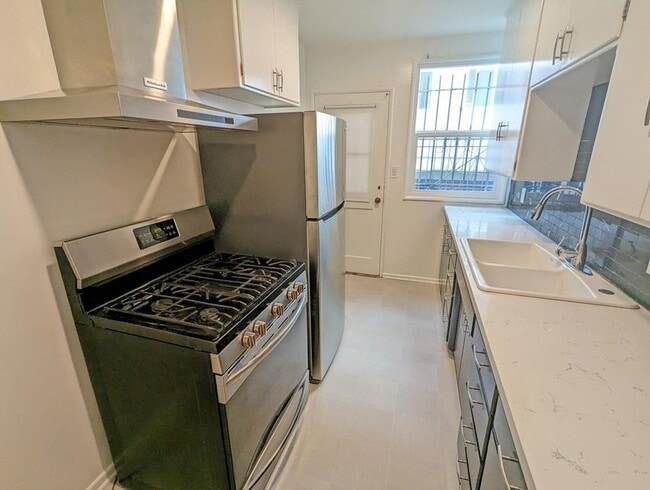 Photo - 817 S Windsor Blvd Unit E