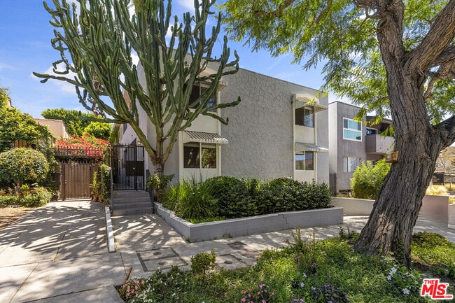 Photo - 1006 Havenhurst Dr Condo Unit 1