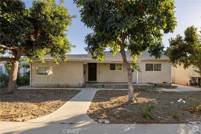 Building Photo - 16938 Hartland St Unit 16938 Rental