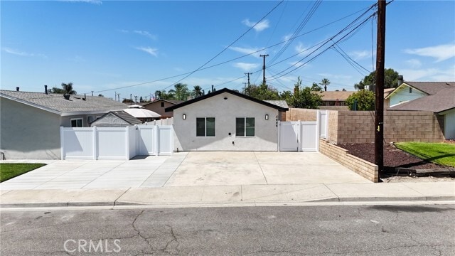 Photo - 5646 Deodar St