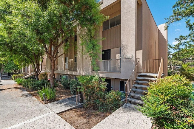Building Photo - 5700 Baltimore Dr Unit 10