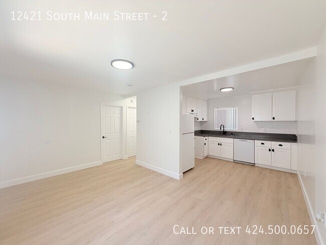 Building Photo - 12421 Main St Unit 2