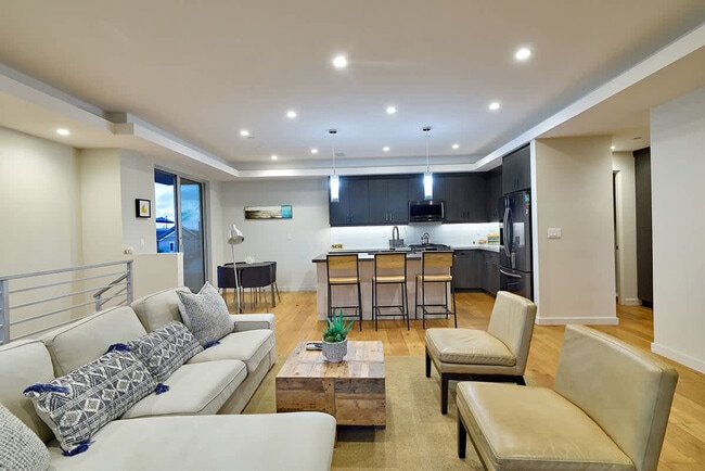 Photo - 2310 Edinburg Ave Unit ID1407021P