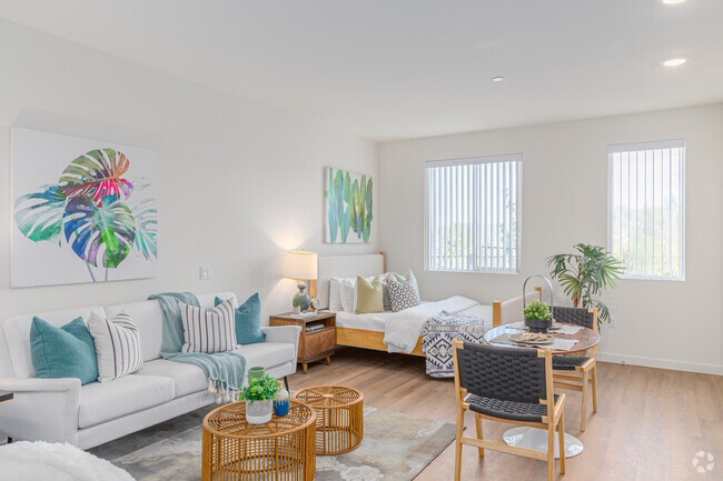 Studio, 1BA - 440SF - Living Room - La Sabila