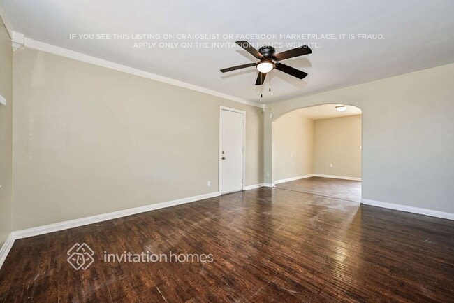 Photo - 212 E 185th St