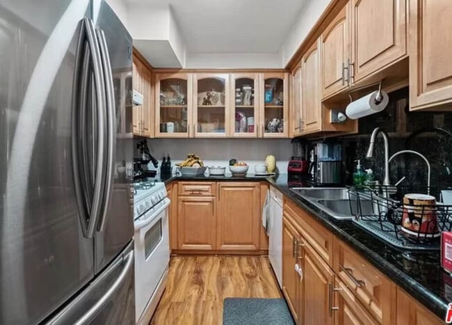 Photo - 6252 Morse Ave