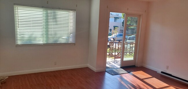 Photo - 312 N Louise St Unit 108