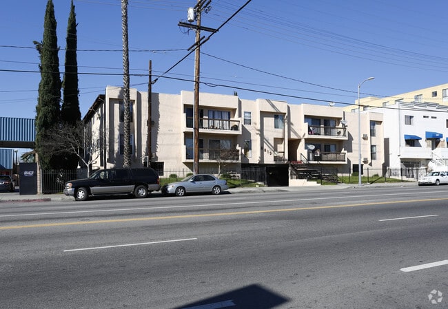 Building Photo - 6819 Laurel Canyon Blvd. Rental
