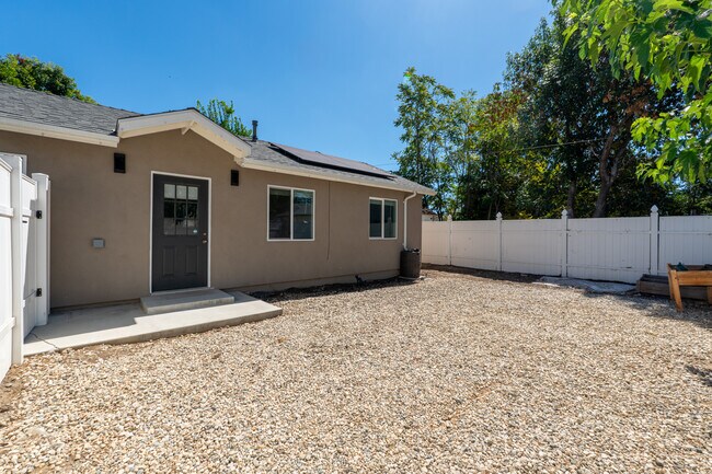 Photo - 7022 Crebs Ave