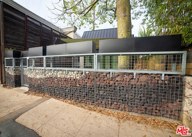 Photo - 205 Venice Way