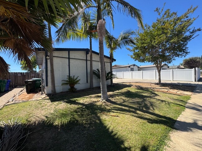 3 Bedroom - 2 Bathroom - 3 Bedroom - 2 Bathroom House