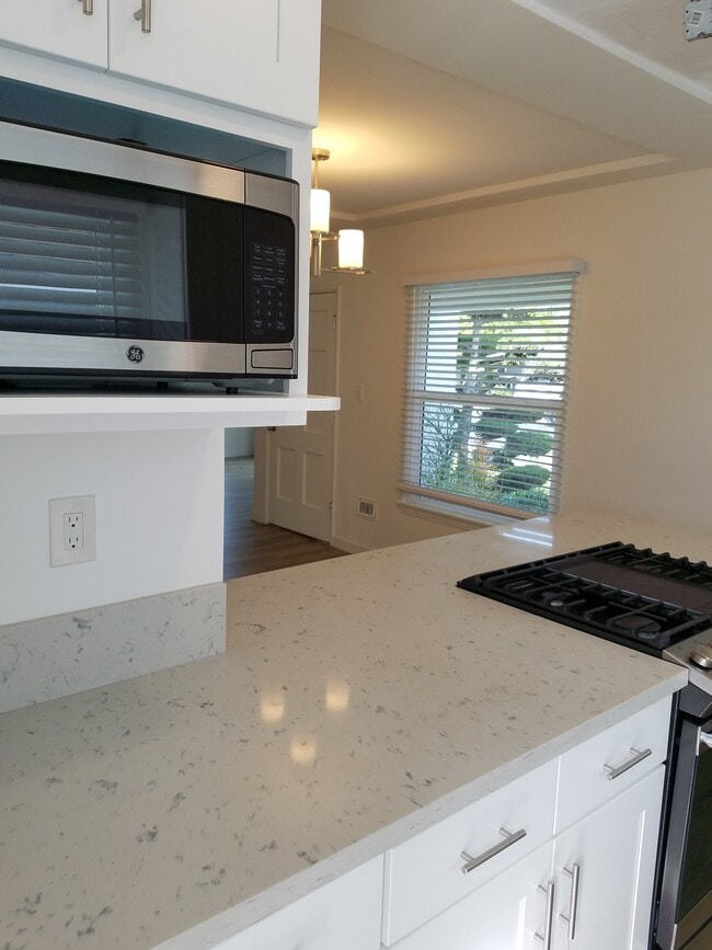 Photo - 8339 Kenyon Ave