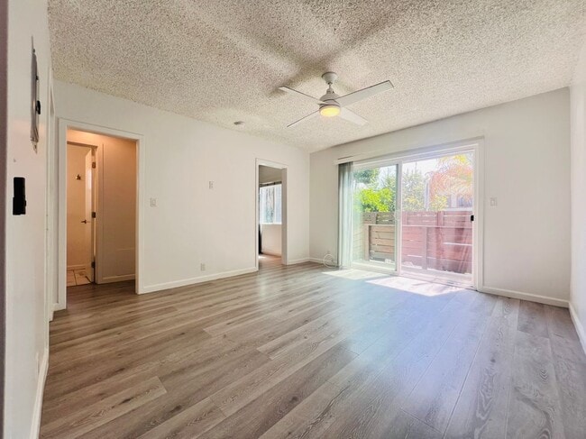 Photo - 5525 Harold Way Unit 1