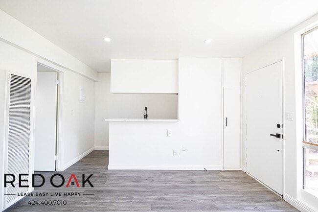 Photo - 10810 Sarah St Unit 4