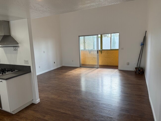 Photo - 3067 Broadway Unit 3067