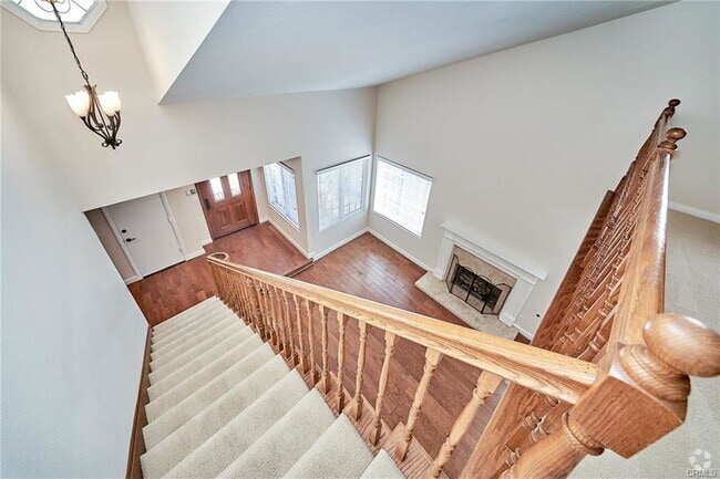 Building Photo - 2426 W 237th St Rental