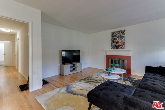 Photo - 4360 McLaughlin Ave