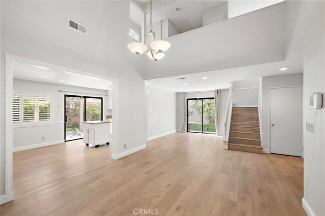 Photo - 46 Silkberry