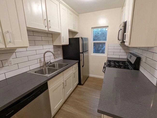 Photo - 6142 Eleanor Ave Unit 4