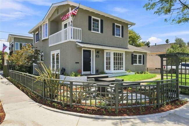Photo - 1408 Harkness St