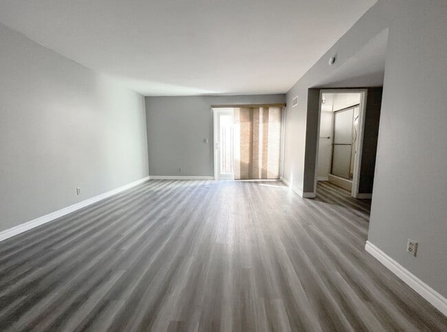 Photo - 20433 Pacific Dr