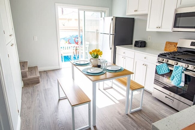 Photo - 234 Date Ave