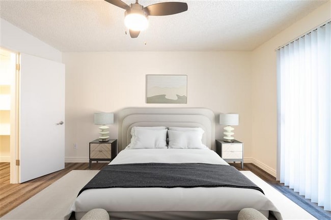 Building Photo - 1050 Meadow Lake Dr Unit 04 Rental