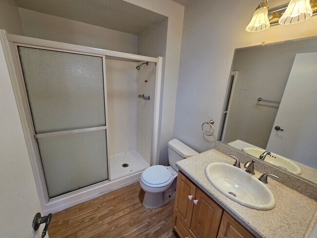 Photo - Spacious 3-Bedroom, 2.5-Bath Townhome in Desirable La Jolla