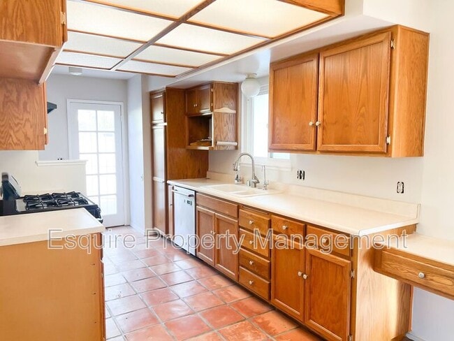 Photo - 1016 Sespe Ave