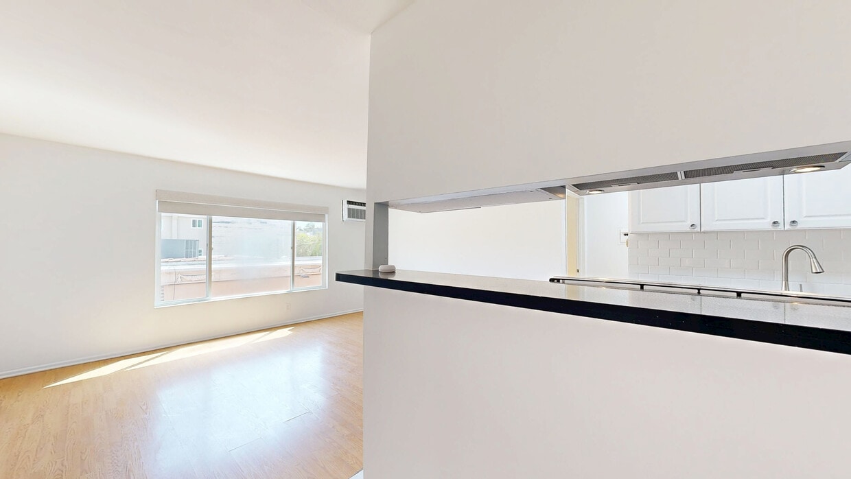 3D Tour - 623 Westbourne Dr Apartments