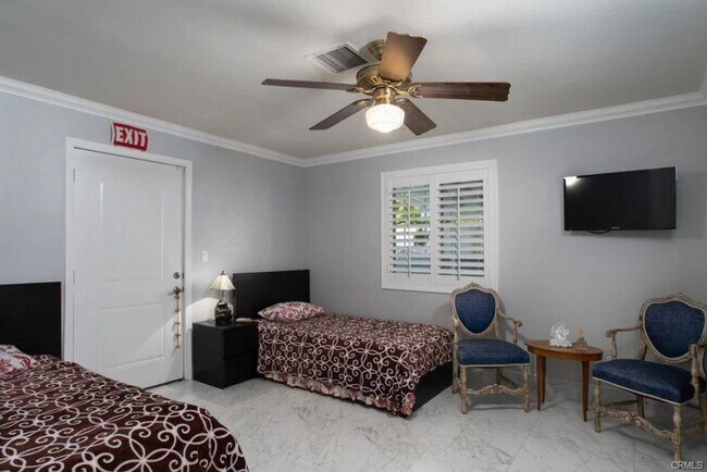 Photo - 7001 Van Noord Ave