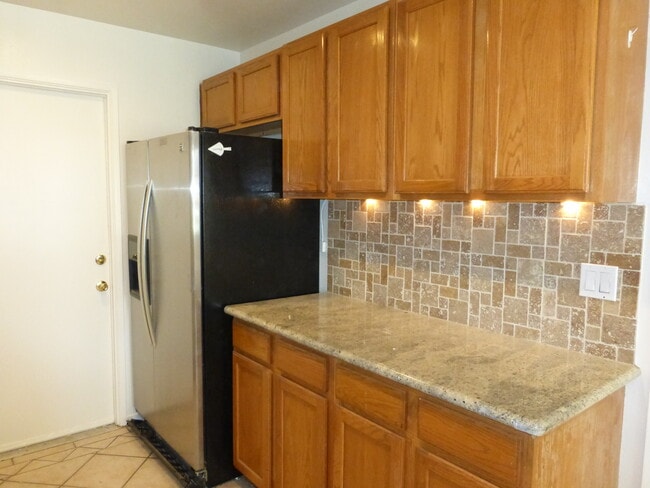 Photo - 23123 Cohasset St