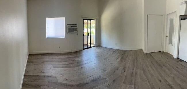 Photo - 6506 Balboa Blvd Unit C