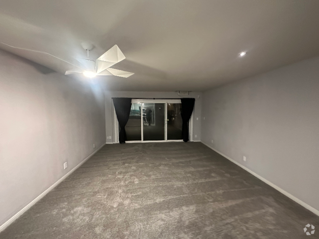 Building Photo - 3050 S Bristol St Rental
