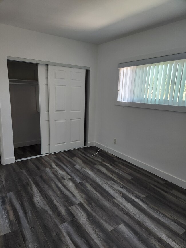 Photo - 210 N Cordova St