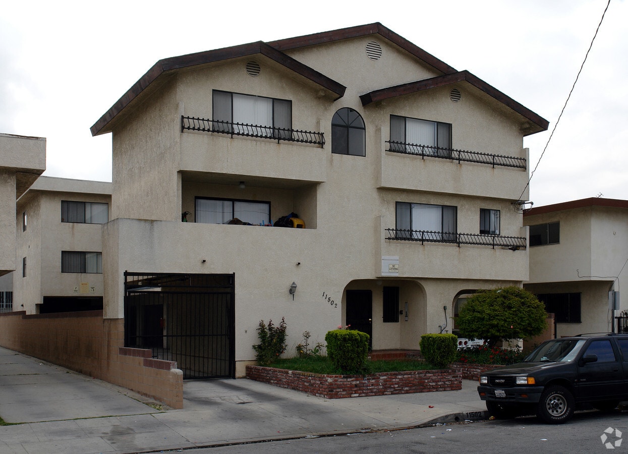 Photo - 11502 Birch Ave Apartments