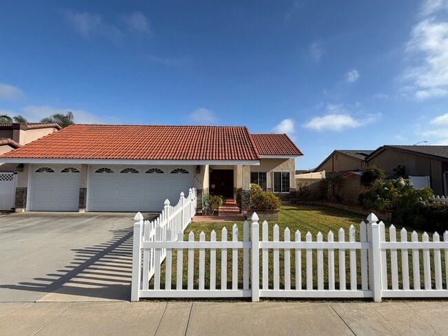 Building Photo - 8552 Doremere Dr
