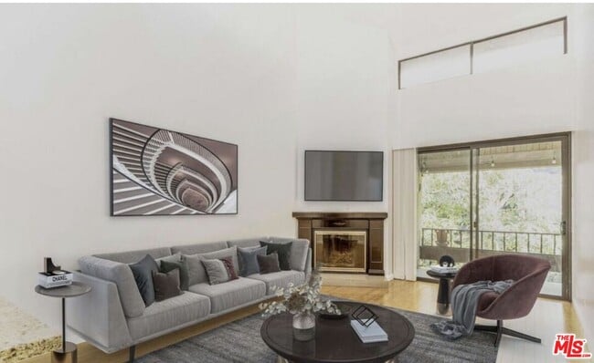 Building Photo - 8675 Falmouth Ave Unit 315