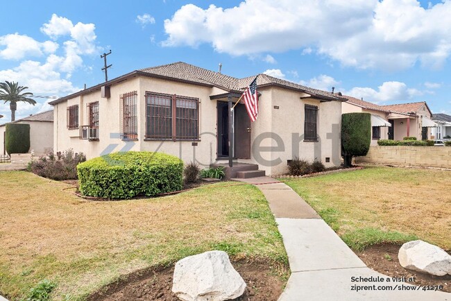 Photo - 1054 E 150th St House