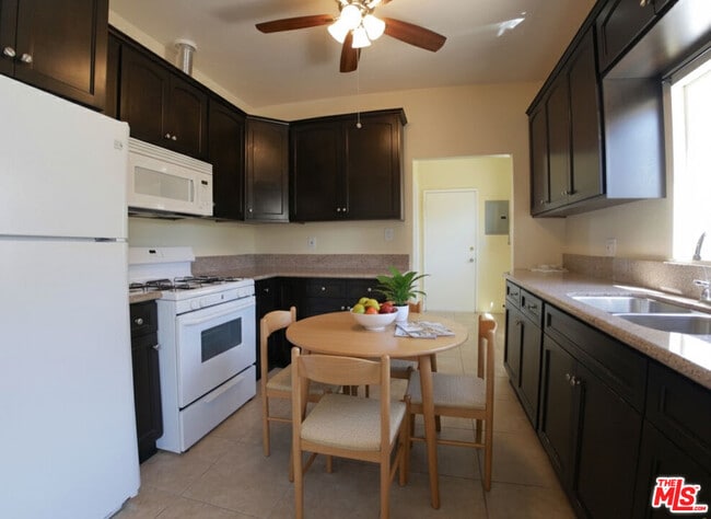 Photo - 2928 Walton Ave Unit 2930