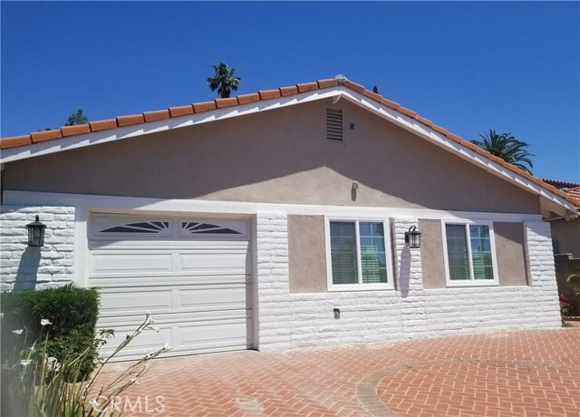 Building Photo - 3343 Tannencrest Dr