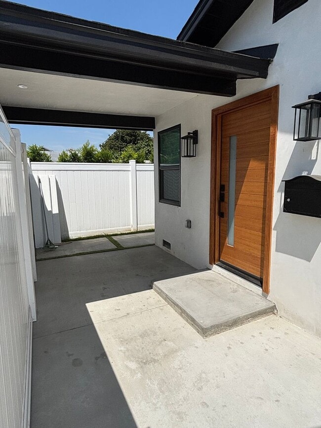 Photo - 10427 Beach St Unit 10427 1/2